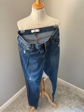 CAbi Dark Wash Curvy Skinny Jeans in Distressed Blue #5091